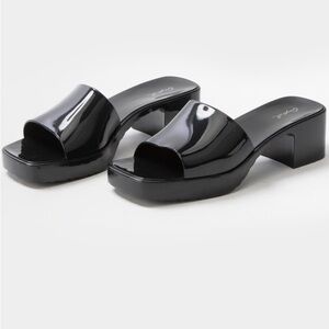 QUPID PVC Single Band Womens Black Mule Size 8 NWT